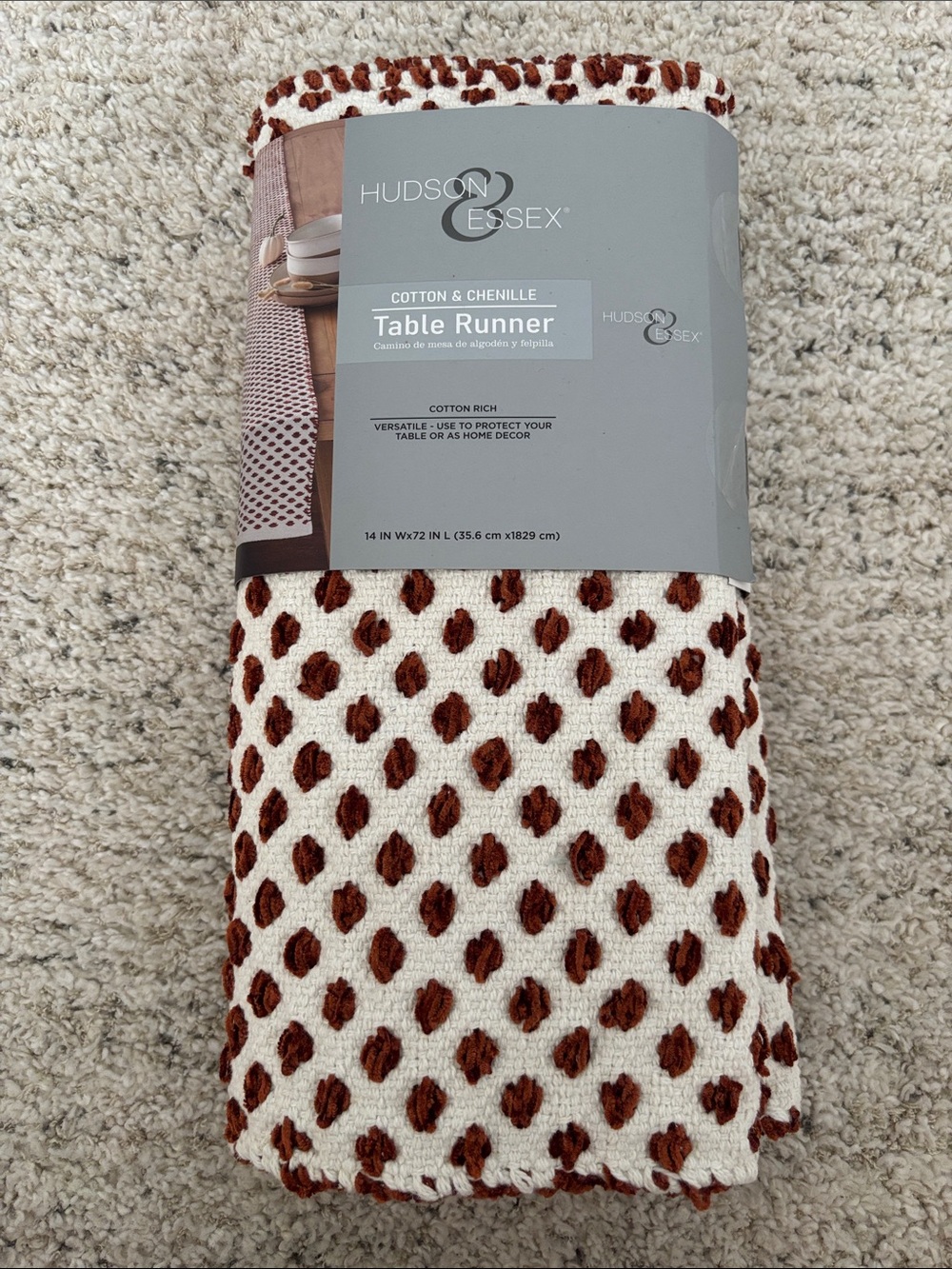 Hudson & Essex Cotton Chenille Table Runner - White with Rust Dot Pattern